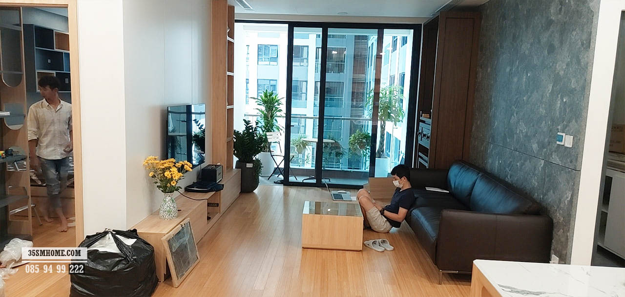 Thi công lắp đặt hoàn thiện đồ nội thất phòng khách đẹp theo thiết kế KH A Sơn tại Bích Đào TP NB. Bao gồm Mẫu bàn trà đẹp tại Bích Đào TP NB, Mẫu vách trang trí đẹp tại Bích Đào TP NB